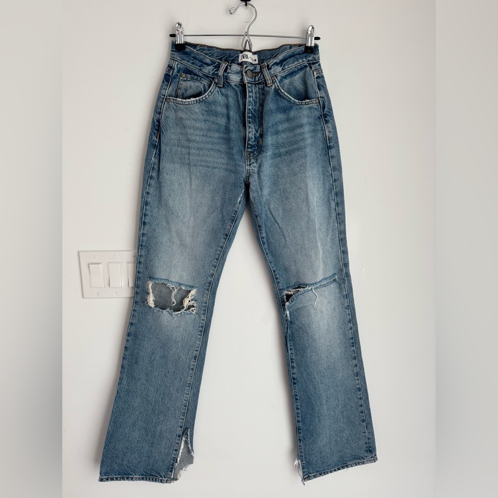 ZARA Distressed Straight Leg Denim Jenas Women’s Size 4, 34.5” inseam